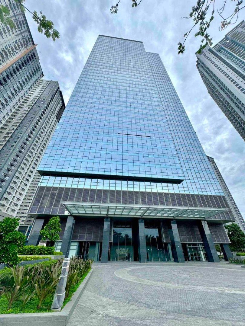 Clock In by Ayala Land Offices — Vertis North Corporate Center 1 workspace view 7